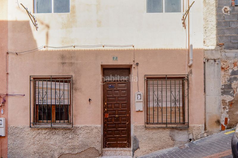 Foto 72bbc0fb-5c18-4366-b15d-af3069cfa524. Casa aparellada amb aparcament a Abarán