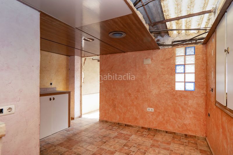 Foto b6665b55-ad7e-40c0-999d-3bd1852a1d56. Casa aparellada amb aparcament a Abarán