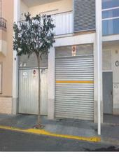 Aparcament cotxe  Dos de maig. Solvia inmobiliaria  garaje monserrat