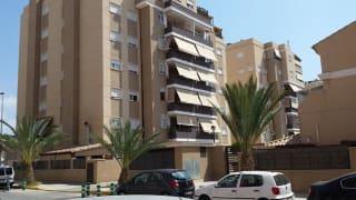 Parking coche en Jose Antonio Cañete