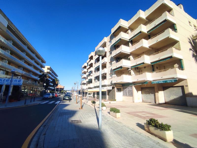 Foto b431c4f7-e8a4-4de1-90ad-dab359db8a55. Local comercial a La Pineda Vila-seca