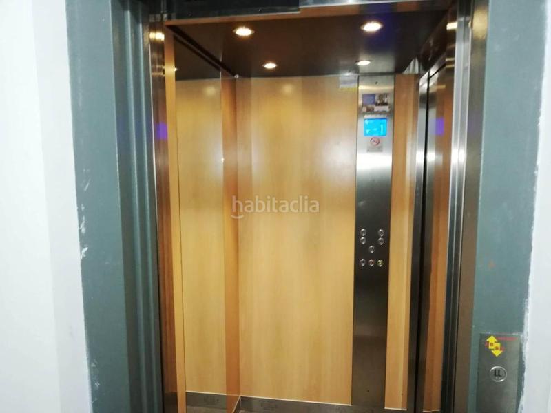 Foto 904bca7c-cfd5-440e-9efc-0a2a41301b7b. Aparcament cotxe a Vallirana