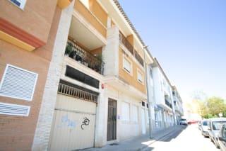 Aparcament cotxe  Maestrio garcía navarro. Solvia inmobiliaria  garaje chiva