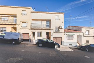 Casa aparellada  Ramon y cajal. Solvia inmobiliaria  chalet adosado aliseda