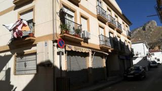 Aparcament cotxe  Umbria baja. Solvia inmobiliaria  garaje cogollos de la vega