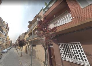 Aparcament cotxe  Rafael de casanovas. Solvia inmobiliaria  garaje badalona