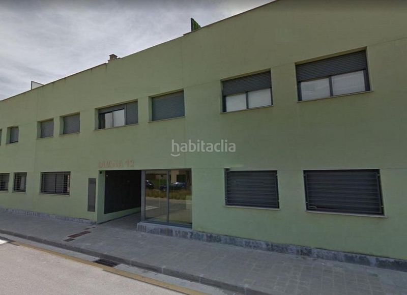 Foto c8cafccf-ddd6-44fd-b2d0-e87dbf7fc578. Aparcament cotxe a Vilatenim Figueres