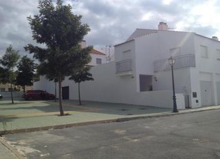 Aparcament cotxe a c/ poligono san jorge
