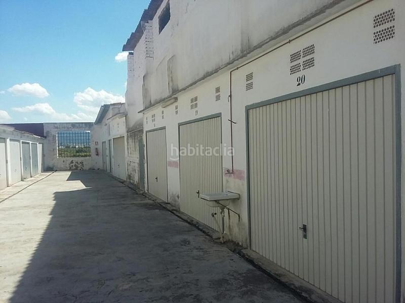 Foto e608001b-2151-4471-a2ef-e9ca96ea6ea0. Autoparkplatz in Real de Gandía