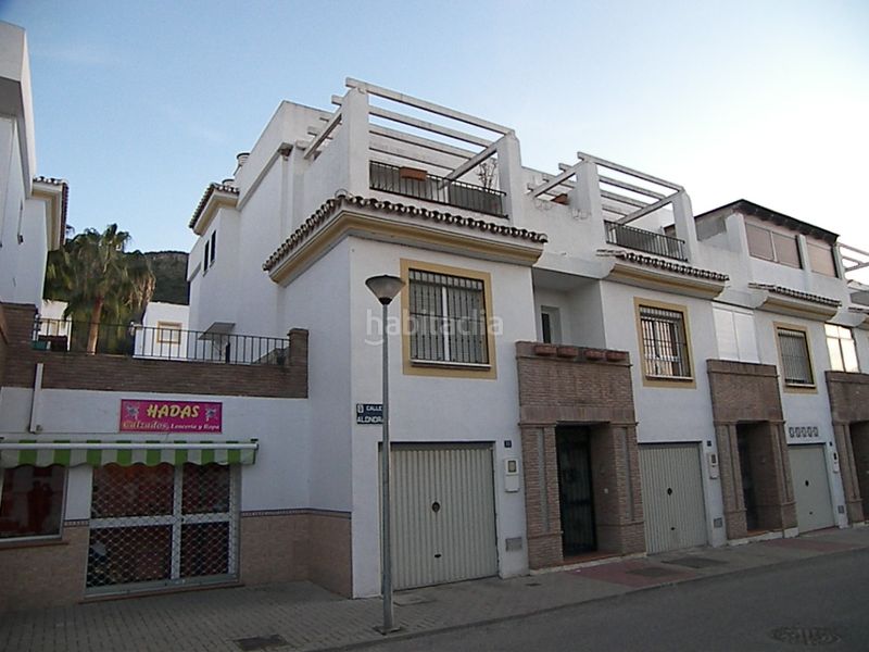 Foto b1df9c70-6d99-422b-9191-e2407a9e1ecb. Casa aparellada amb aparcament a Cártama pueblo Cártama