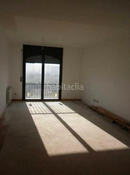 Foto 105f1d10-a675-4af5-95d9-a3053fc9ebec. Aparcament cotxe a Castellbisbal