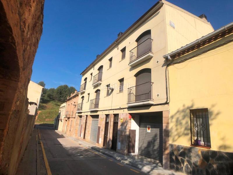 Foto 32760c6d-53aa-4393-aff9-aa5c1f6f3307. Aparcament cotxe a Castellbisbal