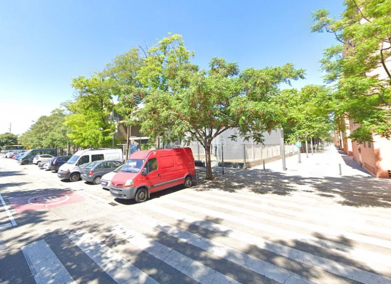 Foto fe6eab71-889d-4b7b-9da1-f8cdd46675b3. Car parking in Sant Joan Baptista Sant Adrià de Besòs