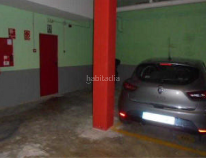 Foto 10c7b895-047e-494e-ac7f-979f000ca309. Aparcament cotxe a Plaça Catalunya Manresa