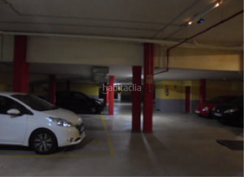 Foto d8ee0ccf-d2ef-489a-9268-f4d6487f38d5. Aparcament cotxe a Plaça Catalunya Manresa