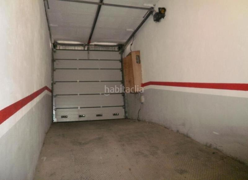 Foto 5fedce39-d8ea-47ad-a11d-986fb8536785. Car parking in Manlleu