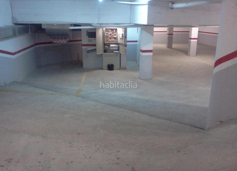 Foto 798e0404-d18e-4d25-96a3-b235dac28b0e. Car parking in Manlleu