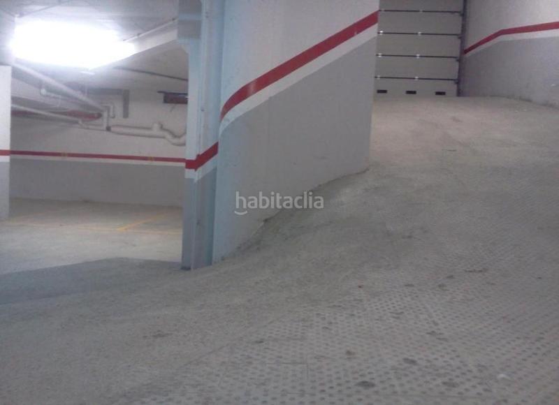 Foto a3ed4d17-c601-4983-9087-3df770cc5755. Car parking in Manlleu