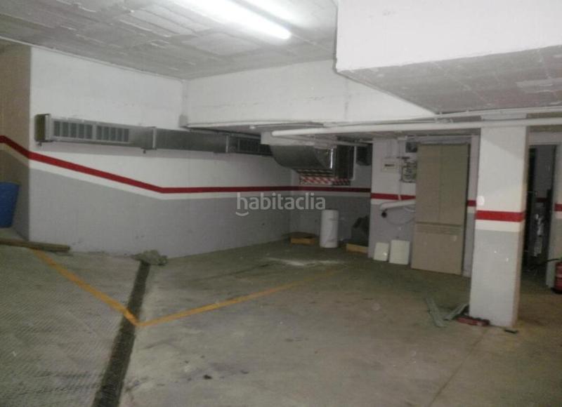 Foto f0713c08-0f19-447c-b0a1-504477424135. Car parking in Manlleu