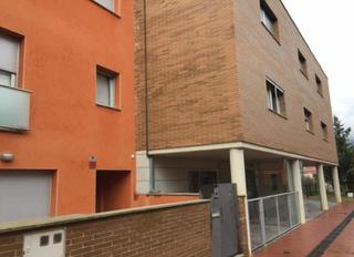 Aparcament cotxe  Maria mercè marçal. Solvia inmobiliaria  garaje viladecavalls