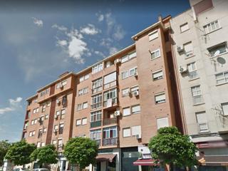 Aparcament cotxe  De badajoz. Solvia inmobiliaria  garaje cáceres
