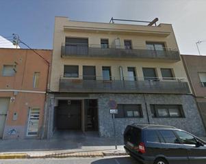 Aparcament cotxe  Escultor blay. Solvia inmobiliaria  garaje terrassa
