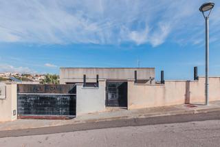 Chalet  C/ puig bassegoda. Solvia inmobiliaria  chalet independiente calafell