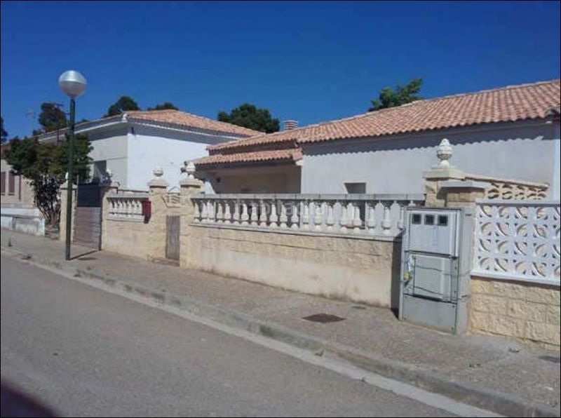 Foto 92dde6a2-9bb8-4c83-a15c-dc12193dd683. Casa aparellada a Escatrón