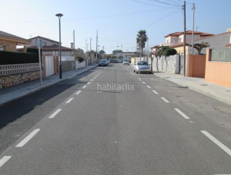 Foto b0f87012-77e1-416d-8287-cb1fb83773a7. Aparcament cotxe a Centre Miami Platja