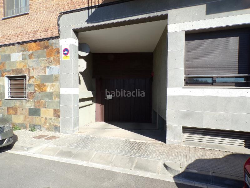 Foto 80849be3-0db5-404e-a591-f6550d3f4ba6. Aparcament cotxe a Sant Vicenç de Castellet