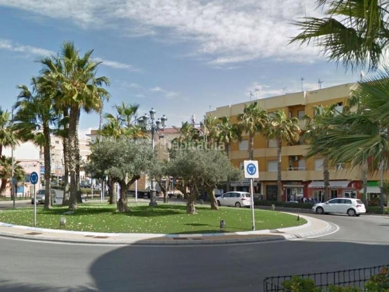 Foto d5ec6c47-b2a0-4c19-b92c-e4de7b091daa. Autoparkplatz in Roquetas pueblo Roquetas de Mar