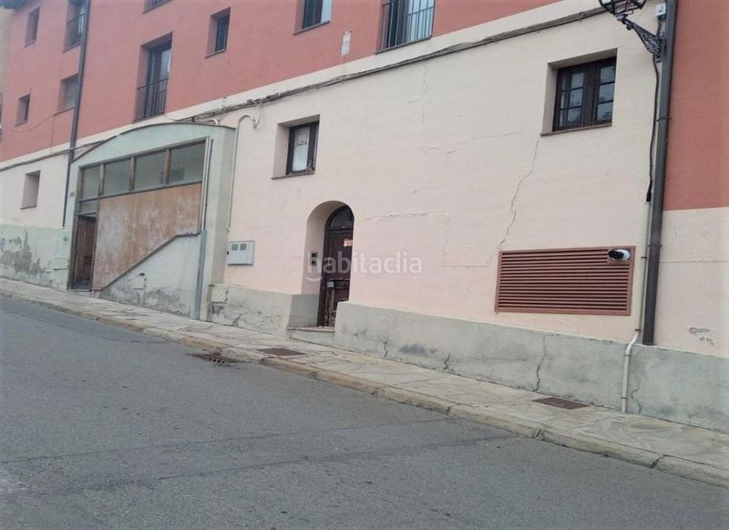 Foto 2d08d70c-5d4e-43a0-8838-e25a0a1e1ce3. Local comercial a Manlleu