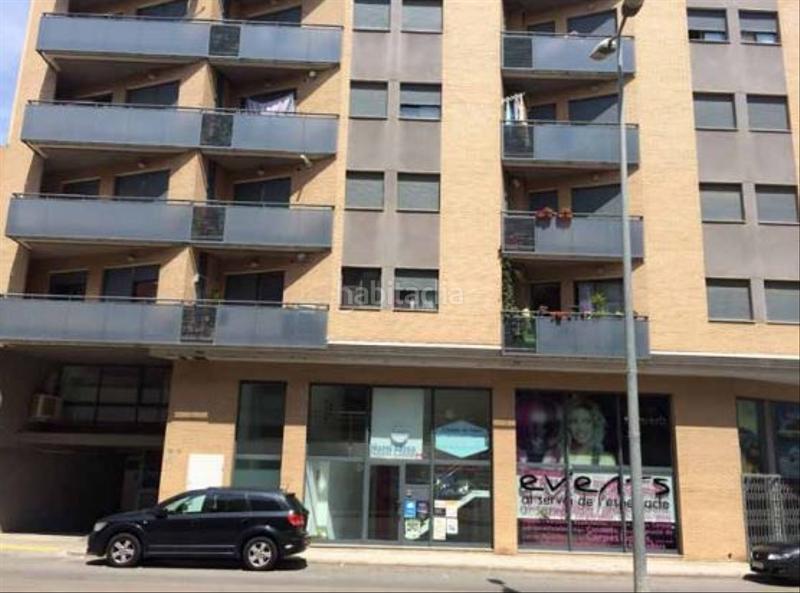 Foto d8ddc6cc-ad52-4b84-a076-371af48e4075. Aparcament cotxe a Casc Antic Amposta