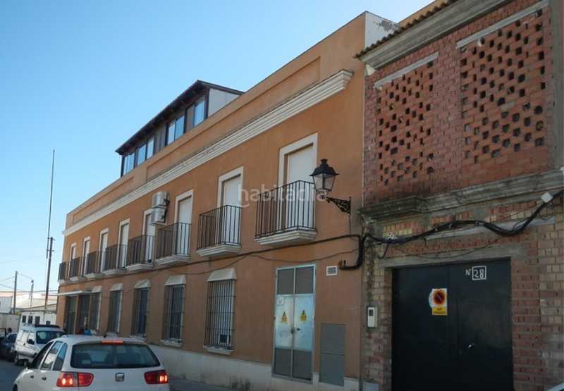 Foto 5d0bc4ae-2d1b-4745-8178-c1306a81bca8. Aparcament cotxe a Pilas