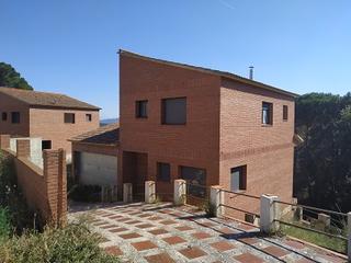 Xalet  Pica d'estats. Solvia inmobiliaria  chalet independiente maçanet de la selva