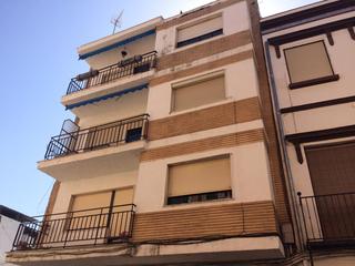 Pis  Contralmirante parejo delgado. Solvia inmobiliaria  piso puente genil