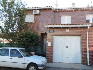 Maison jumelée  C/ saco. Solvia inmobiliaria  chalet adosado yeles