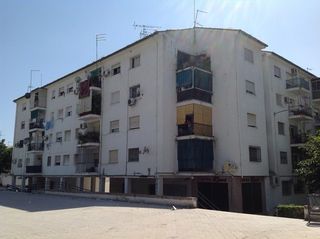 Piso  C/ antón calabres. Solvia inmobiliaria  piso granada