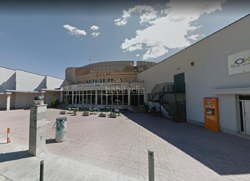 Foto 50c79074-d099-40e4-8d62-b92eddd078b4. Aparcament cotxe a Santa Coloma de Farners