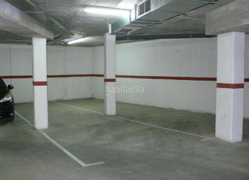 Foto e8375cdc-b3c6-4d87-929f-f31593e9a89c. Aparcament cotxe a Santa Coloma de Farners