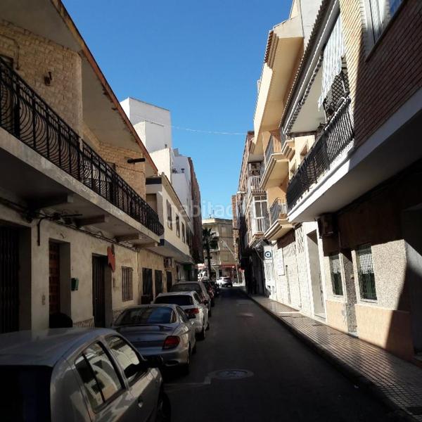 Foto 364558f0-ade5-4d73-a573-1a3ea034e20e. Autoparkplatz in Pilar de la Horadada ciudad Pilar de la Horadada