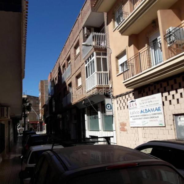 Foto f0779aa0-2633-4690-b780-96974756bd3a. Autoparkplatz in Pilar de la Horadada ciudad Pilar de la Horadada