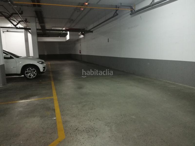 Foto cf85fc08-5771-45a8-bb40-de38bcee3d85. Aparcament cotxe a Quartell