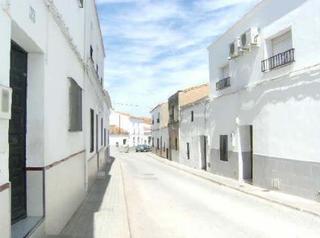 Casa aparellada  Cruz. Solvia inmobiliaria  chalet adosado usagre