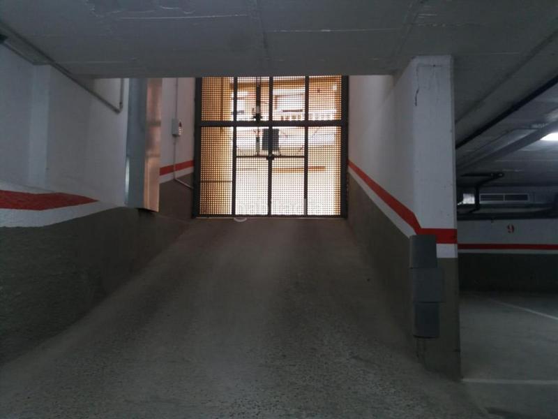 Foto 3b2ad855-c64f-4331-971c-d04389cd75d7. Aparcament cotxe a Palafolls