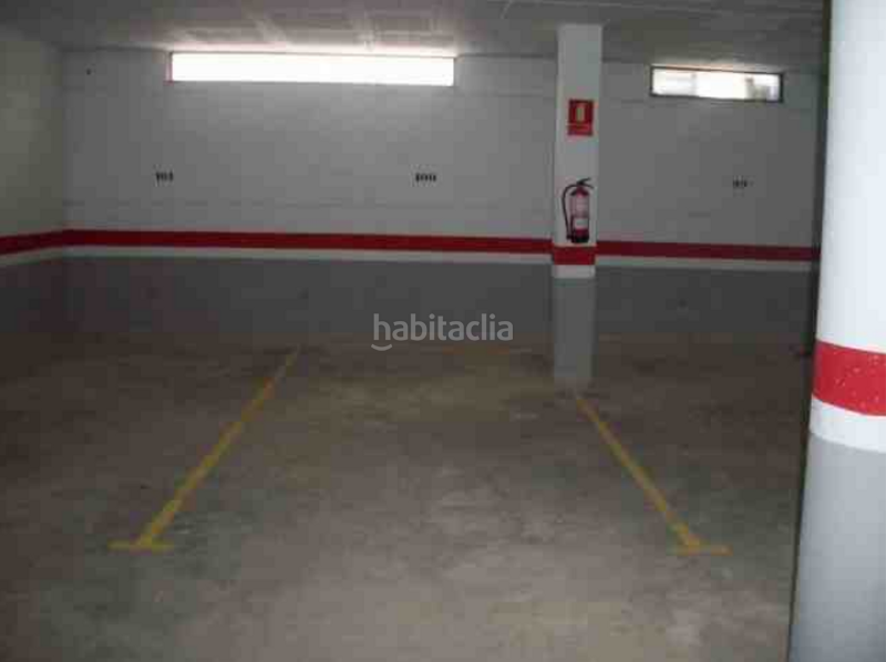 Foto 50448444-79c4-43a8-a529-2b013f03853f. Car parking in Sant Jaume d´Enveja