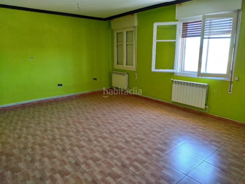 Foto 9bc2f2f8-8e6f-439d-8494-5297b01c8269. Piso solvia inmobiliaria piso en San Adrián