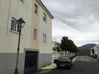 Etagenwohnung  Caracas. Solvia inmobiliaria  piso peligros