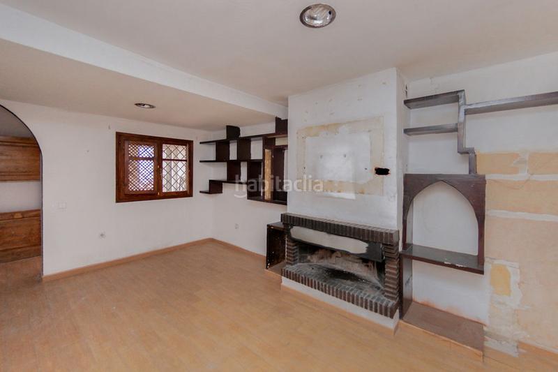 Foto 74a0f566-6e07-4f2e-8efc-76de600019b2. Casa aparellada amb aparcament piscina a Pulianas