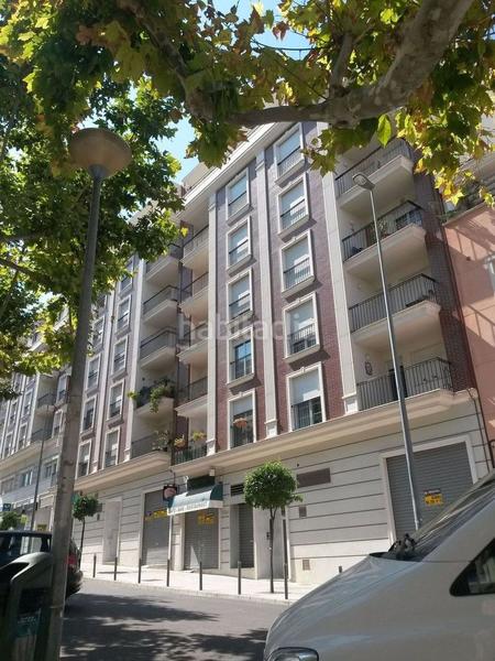 Foto a9f78f4c-bb4f-4934-8321-b4ff1e35acd2. Aparcament cotxe a Albaida